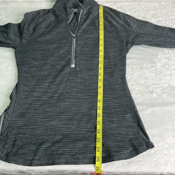 Athleta 1/2 zip running wild exercise jacket top with thumbholes size Medium - Picture 11 of 12